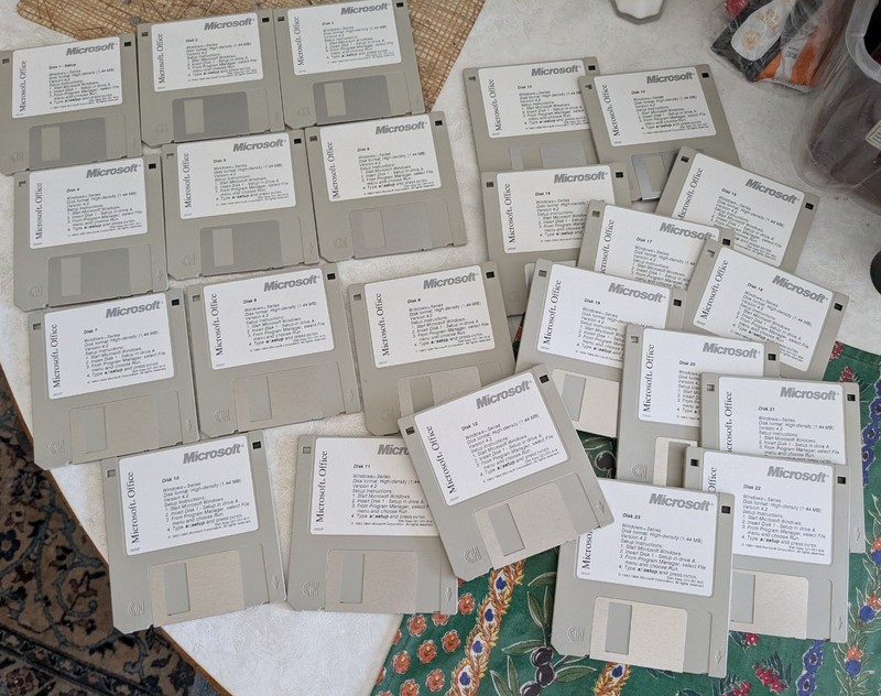 Early Microsoft Office Version 4.2 23 Floppy Discs 3.5″ 1983-1994 Vntg software