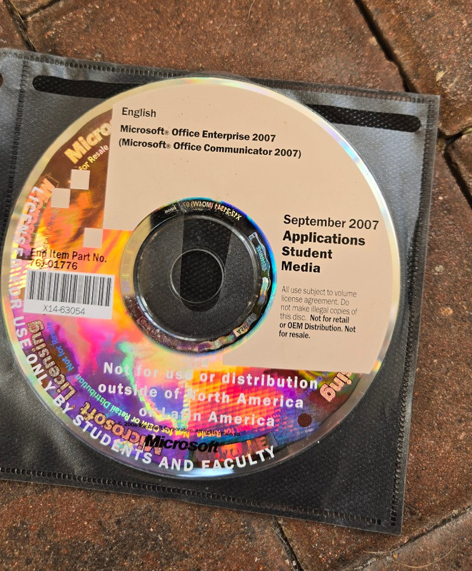 MICROSOFT OFFICE ENTERPRISE 2007 Student September Edition Discs (2 discs) with gallery