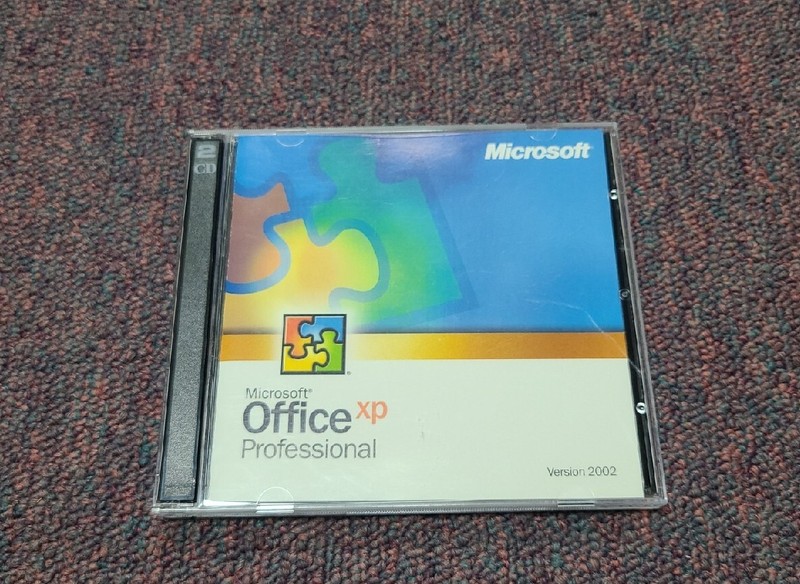 Microsoft Office XP 2002 Professional | 2 CD Set COMPLETE w/ Product Key