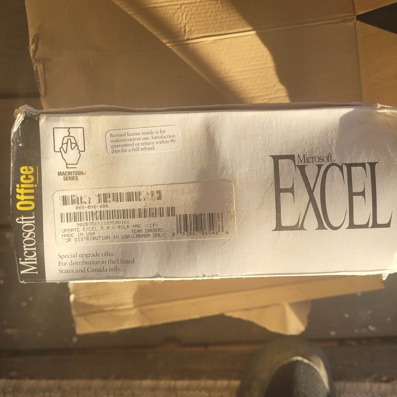 Microsoft Excel 5.0 Upgrade for Macintosh, English, 3.5″ Floppy Disks
