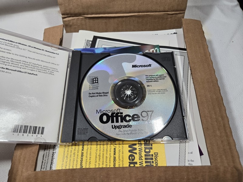 Microsoft Office 97 Professional Edition Upgrade VG Open Box