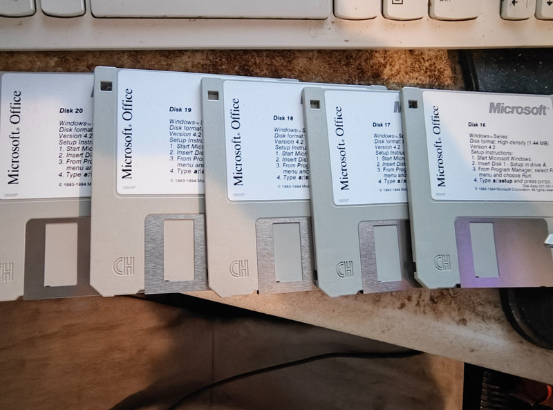 Microsoft Office Version 4.2 Floppy Disks 3.5" 1994 25 disc Set gallery