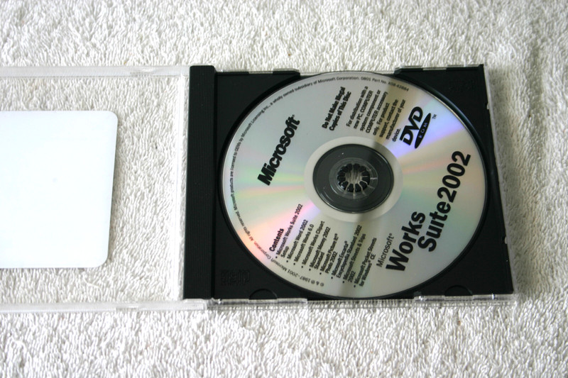 Microsoft Works Suite 2002 DVD ROM with Product Key