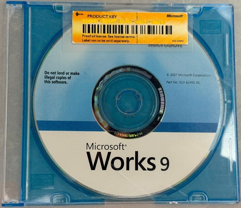 o’o’o . Microsoft WORKS 9 . . Word Processor Database Spreadsheet Suite