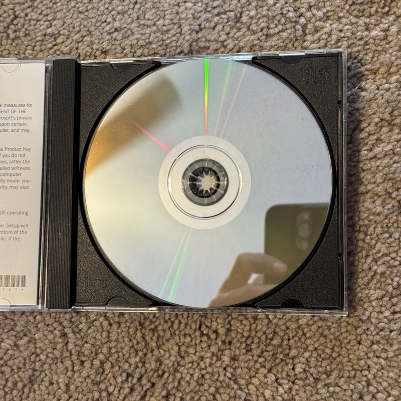Microsoft Works Suite 2004 CD gallery