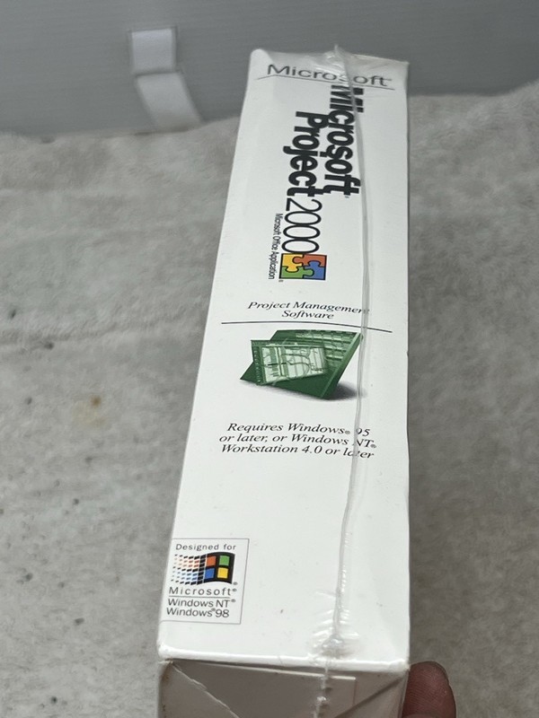 Microsoft Microsoft Project 2000 X05-19433 Retail boxed CD (sealed shrinkwrap) gallery