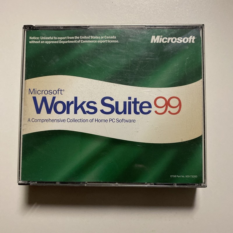 Microsoft Works Suite 99 Disc Set Vintage 4 Discs Pc Software excellent Cond.