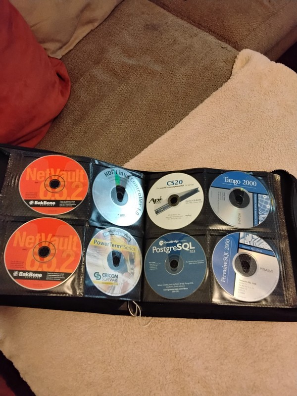 ESTATE SELL OFF- HUGE BINDER FULL OF LINUX CD'S- YOU CHOOSE-PROTECTED- vtg-SAVE$ gallery