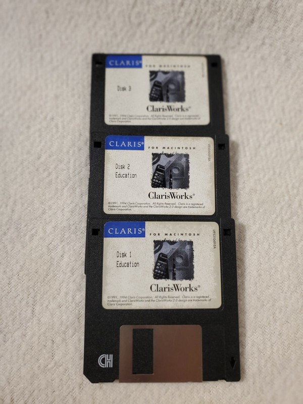 Vintage Apple Macintosh Claris Works 1993 v2.0 3.5″ Floppy Disks Education