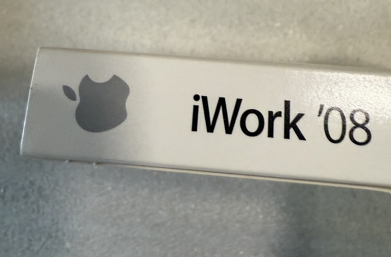 Apple iWork '08 And iLife Answers ‘08 Disks Manuals Open Box gallery