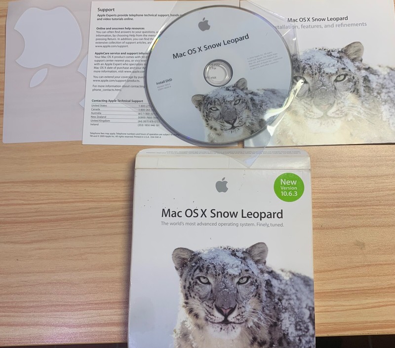 Snow Leopard DVD plus Leopard and other Software