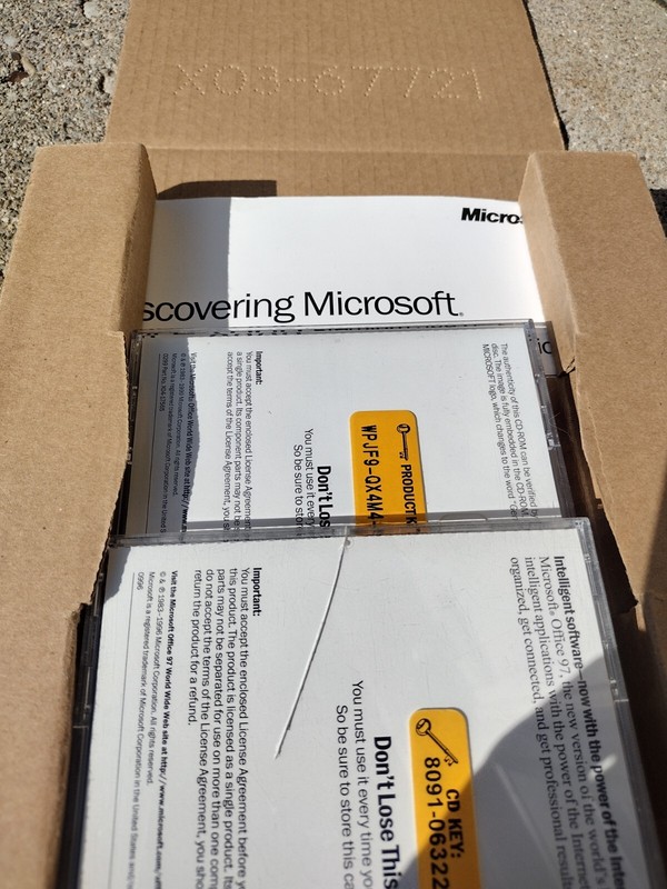 Microsoft Office 2000 Professional Full Retail Box VG Cnd Fast Ship gallery