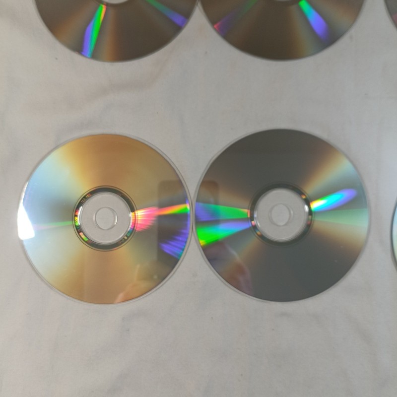 Microsoft Works Suite 2000 - Complete 7 Disc PC CD-ROM Vintage Excellent Conditi gallery