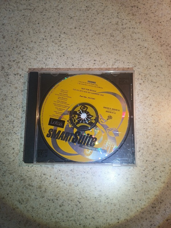 IBM Lotus SmartSuite Millennium Edition Windows 95/98/NT 4.0 CD-ROM DISC ONLY