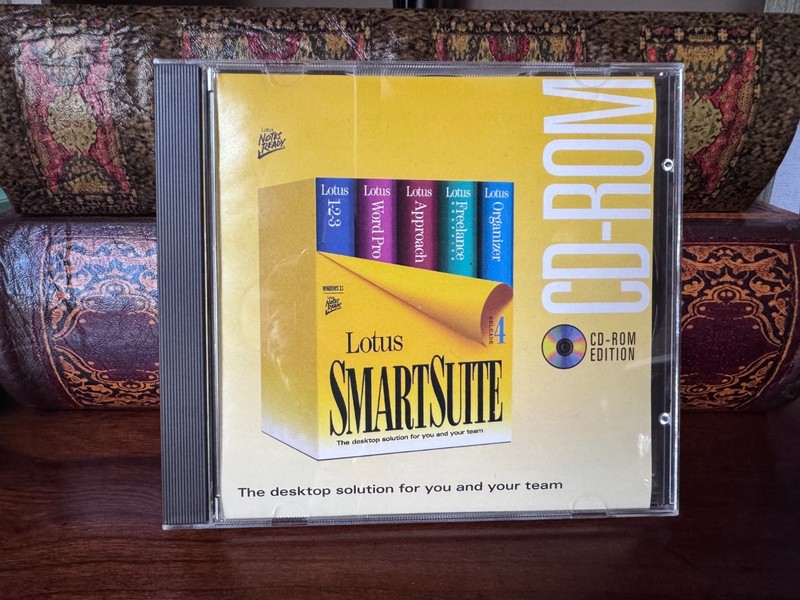 Lotus SmartSuite Release 4 for Windows CD-ROM Edition