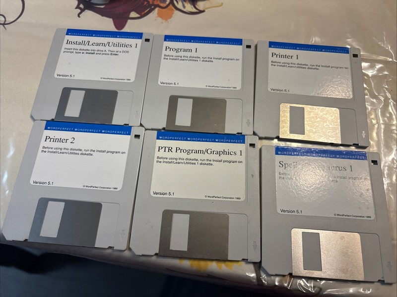 VINTAGE 1989 WORDPERFECT IBM COMPUTER SOFTWARE 3.5″ FLOPPY DISKS Ver. 5.1