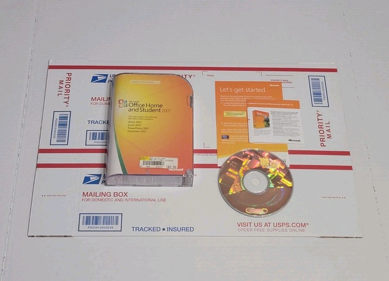 Microsoft MS Office 2007 Home and Student Word Excel PowerPoint Full Retail Box
