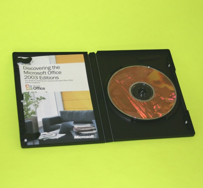 Microsoft Office 2003 Student Teacher Edition with Users Guide and Product Key gallery