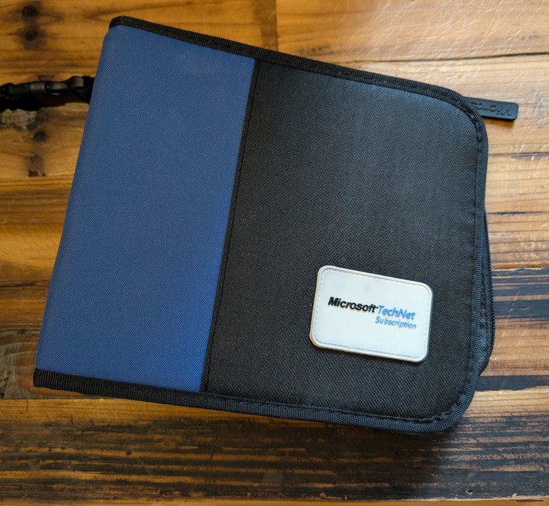 TechNet Microsoft CD Subscription Zipper Up, CD Pouch, Case, Wallet, Vintage