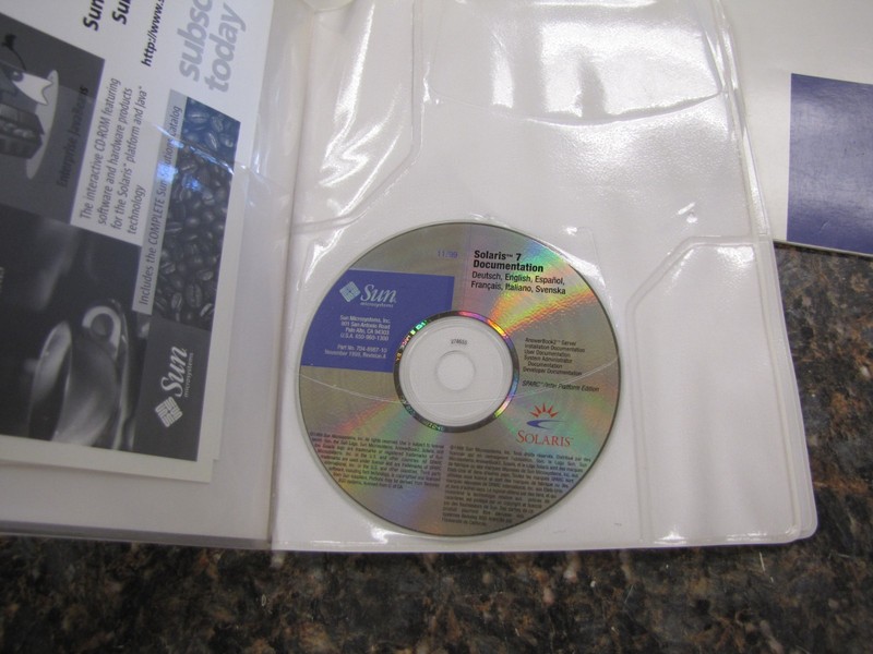 Vintage Sun Solaris 7 Server 11/99 SPARC Platform Edition CD with manual gallery