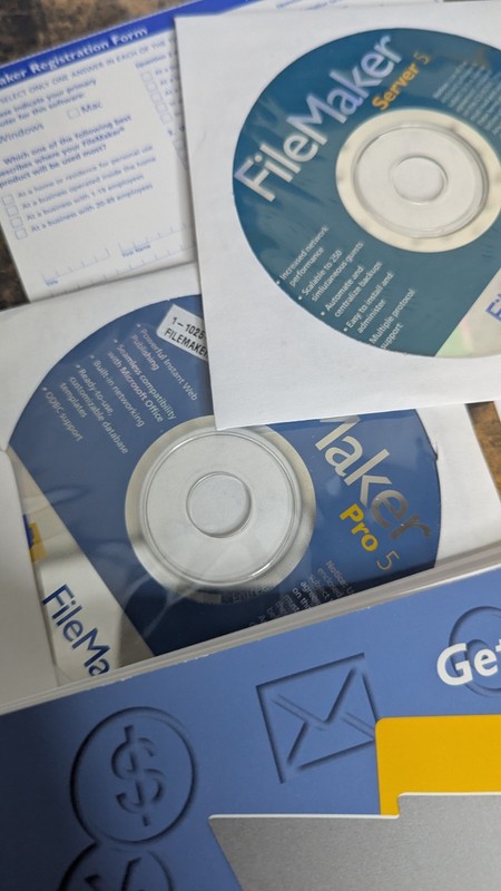Filemaker Pro 5 + Key And Server 5 - VTG Windows W/ Box Authentic gallery