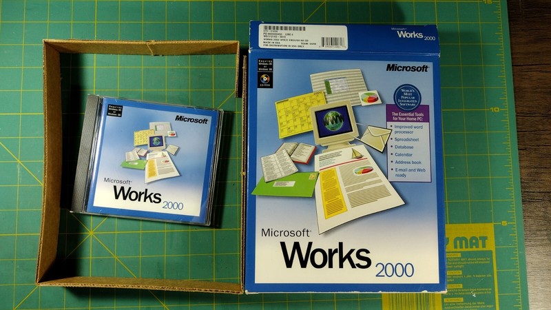 Vintage Microsoft Works 2000 Requires Windows 95 or 98 CD-ROM