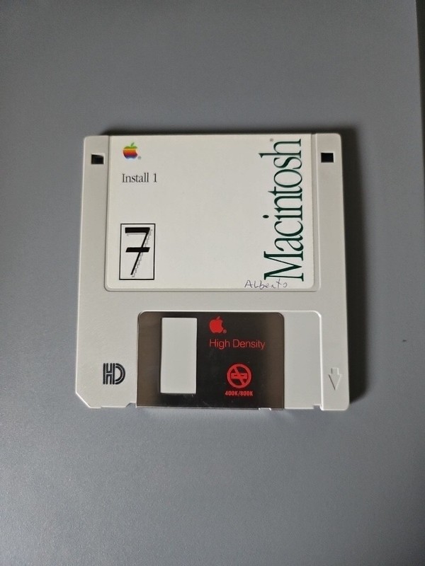 Vtg 1990 Apple Macintosh System Startup Install 1 Disc 3.5″ Floppy Disk Bin214