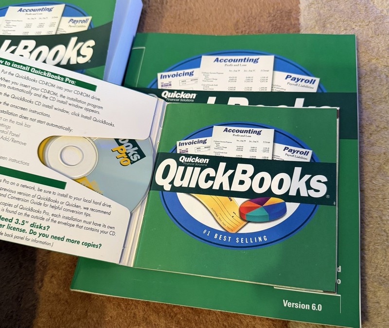 Intuit QuickBooks Pro Set: CD, Manual, Box, Guides Windows w/ Product Key gallery