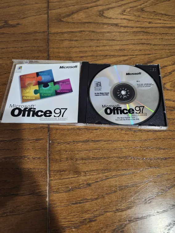 Microsoft Office 97 Professional Edition COMPLETE w/ Product Key CD Great Con