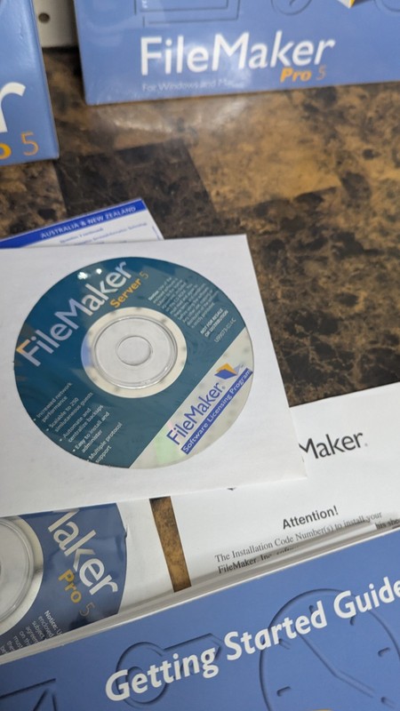 Filemaker Pro 5 + Key And Server 5 - VTG Windows W/ Box Authentic gallery