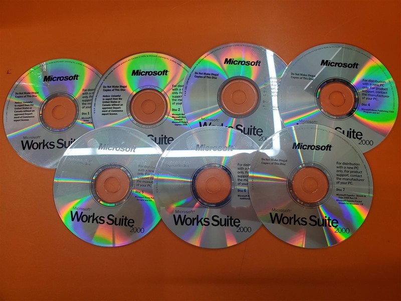 ⭐️⭐️⭐️⭐️⭐️ USED Microsoft Works Suite 2000 Set Discs 1-7 Discs Only