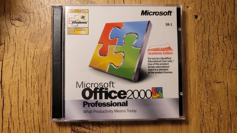 Microsoft Office 2000 Professional Academic Edition with Product Key. SR-1