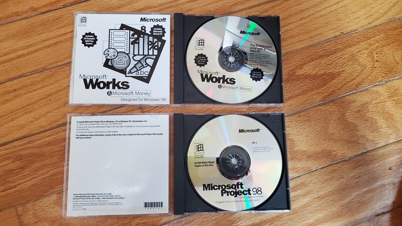 LOT of 2 Software CDs – Microsoft Works and Money & Project 98 For Windows