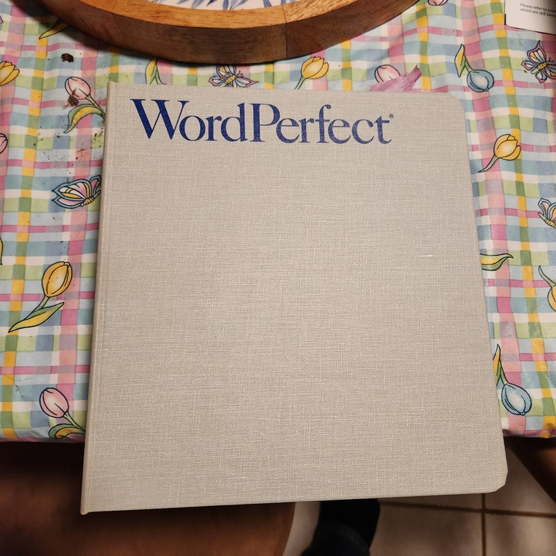 WordPerfect 5.1 Manual 3-Ring Binder 1990 Box Slip Case IBM PC gallery