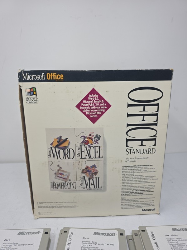 Vintage 1993 Microsoft Office Standard With 15 Floppy Disks ,books, gallery