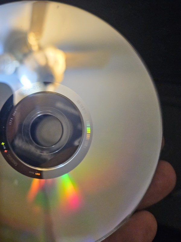 Microsoft Works Suite 2005 CD-ROM –Win 98 / 2000 / XP –No Scratches – W/Product gallery