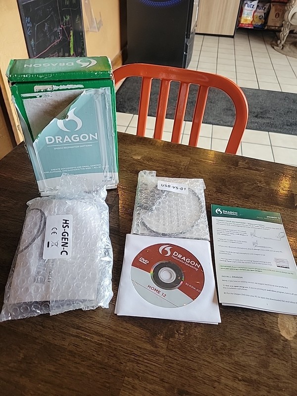 Dragon Naturally Speaking 12 Home Software w/Headset Microphone & USB Nuance Z