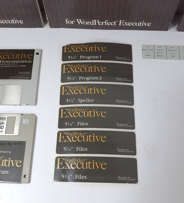 1987 WordPerfect Executive Manuals 3.5" Floppy Disks w Labels Original Vintage gallery