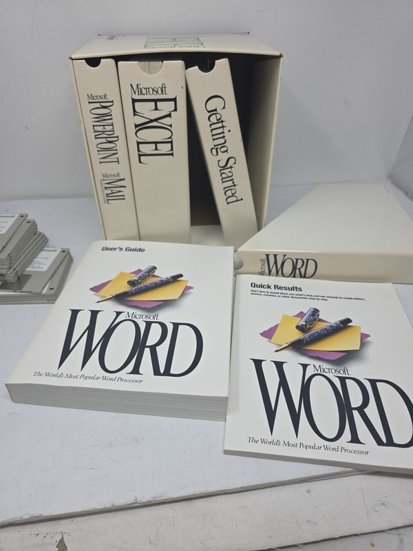 Vintage 1993 Microsoft Office Standard With 15 Floppy Disks ,books, gallery
