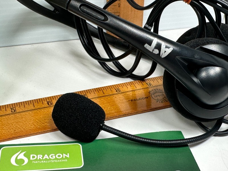 Dragon Version 11 Home Naturally Speaking Speech recognition Nuance Headphones gallery