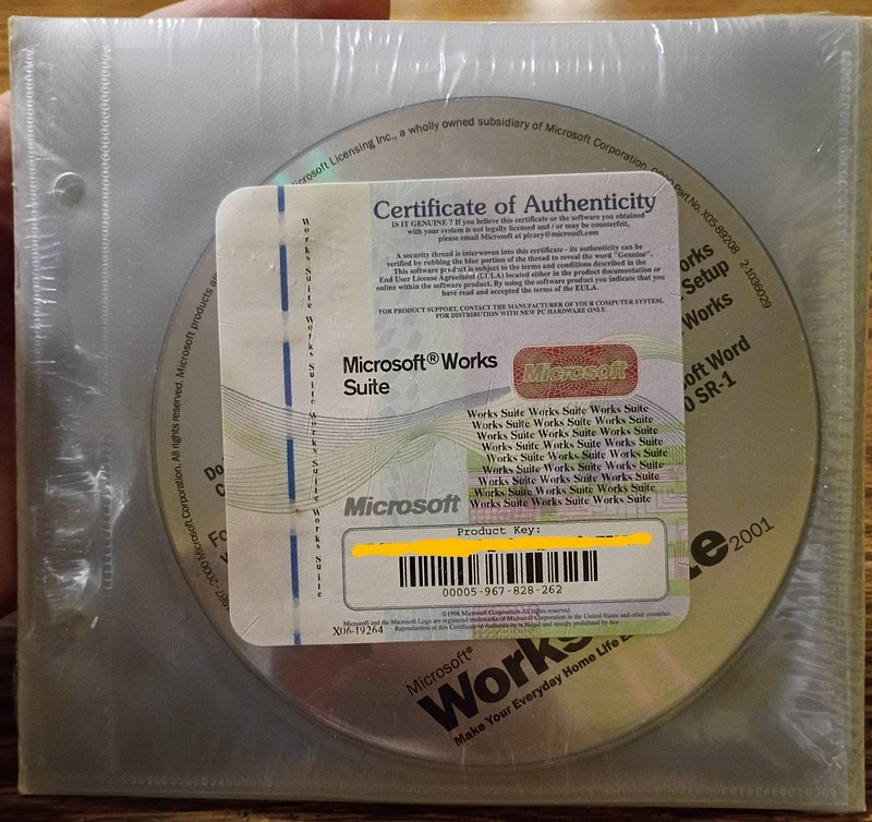 Microsoft Works Suite 2001 -with product key – 6 CD Sealed