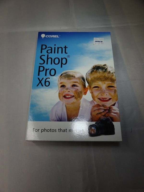 Corel Pinnacle Studio 17 PLUS Paint Shop Pro X6 Traditional Disc Software gallery