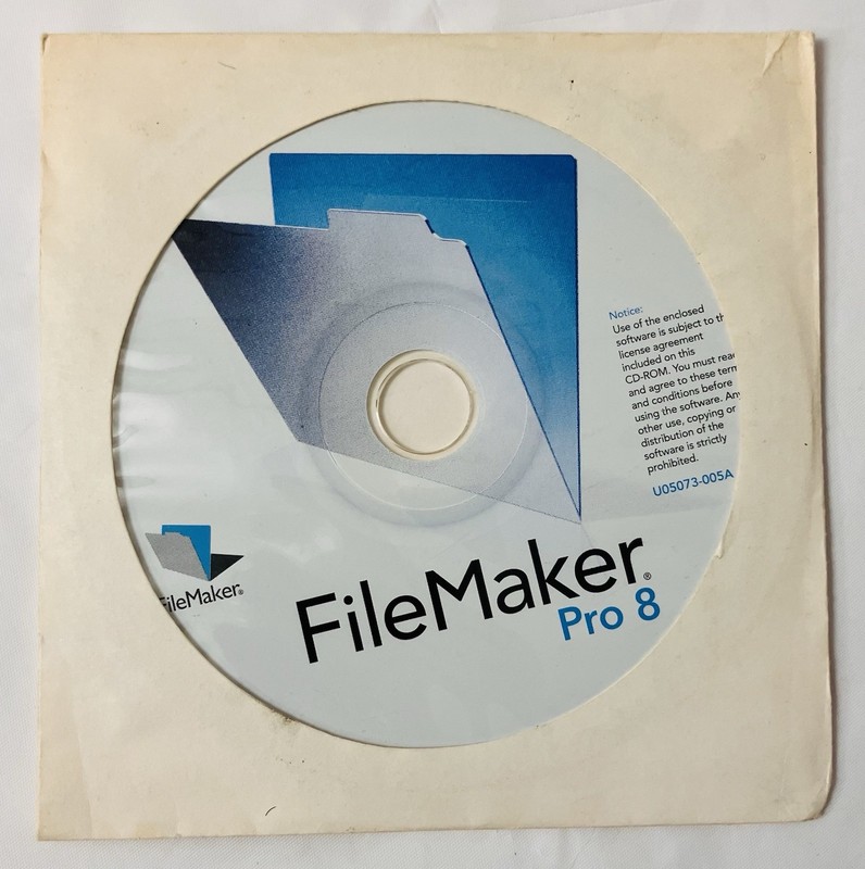 FileMaker Pro 8 Upgrade 5-License Pack Mac Windows XP w/ Box Manuals CD Extras gallery