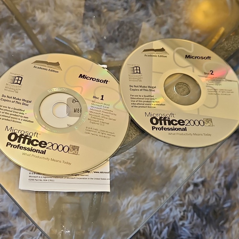 Microsoft Office 2000 Professional Academic Edition CD Set