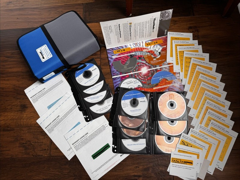 Microsoft Action Pack Subscription Partner Program: 17 CD’s Lot & 91 Keys