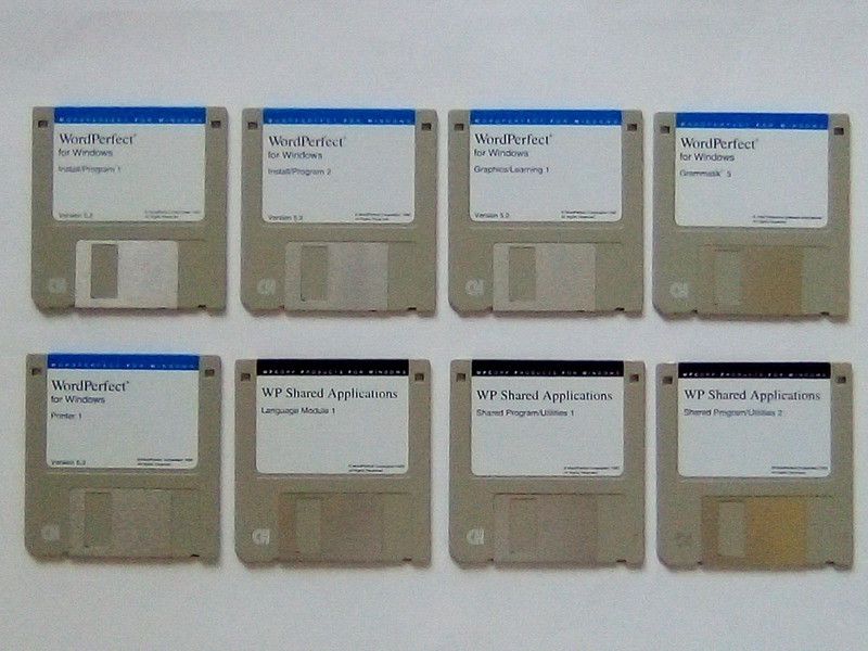WordPerfect for Windows & WP Shared Applications (Eight 3.5″ Floppy Diskettes)