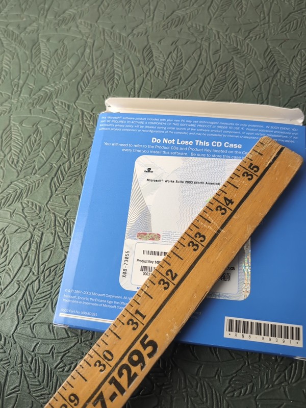 Microsoft Works Suite 2003 With Product Key Open Box gallery