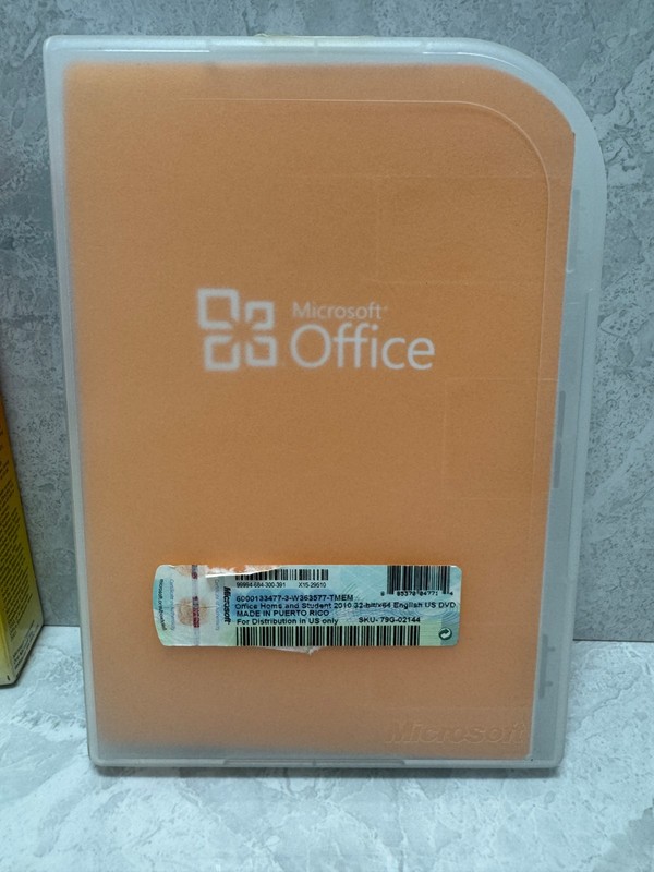 Genuine Microsoft Office 2010 Home and Student Family Pack for 3 PCs RETAIL Box gallery