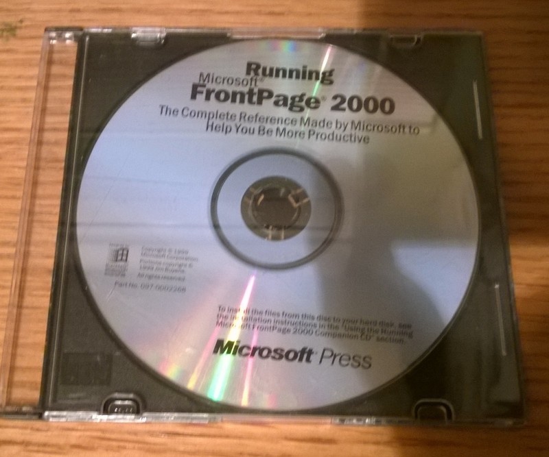 Microsoft Press Running Microsoft FrontPage 2000 097-0002268 (CD ONLY – No Key)