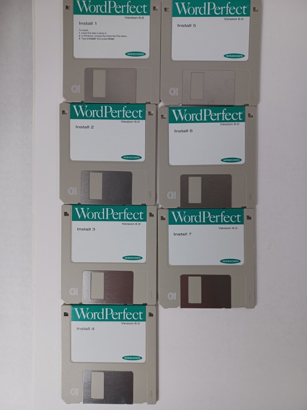 Word Perfect Windows / DOS + Update Version 6.0 Set of 26 Floppy 3-1/2" Disks gallery